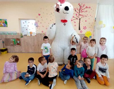 Отбелязване на Денят на детето, ДГ "Първи юни", група "Приказен свят" - ДГ Първи юни - Горна Оряховица