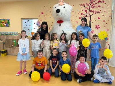 Отбелязване на Денят на детето, ДГ "Първи юни", гр. "Пинокио" - ДГ Първи юни - Горна Оряховица